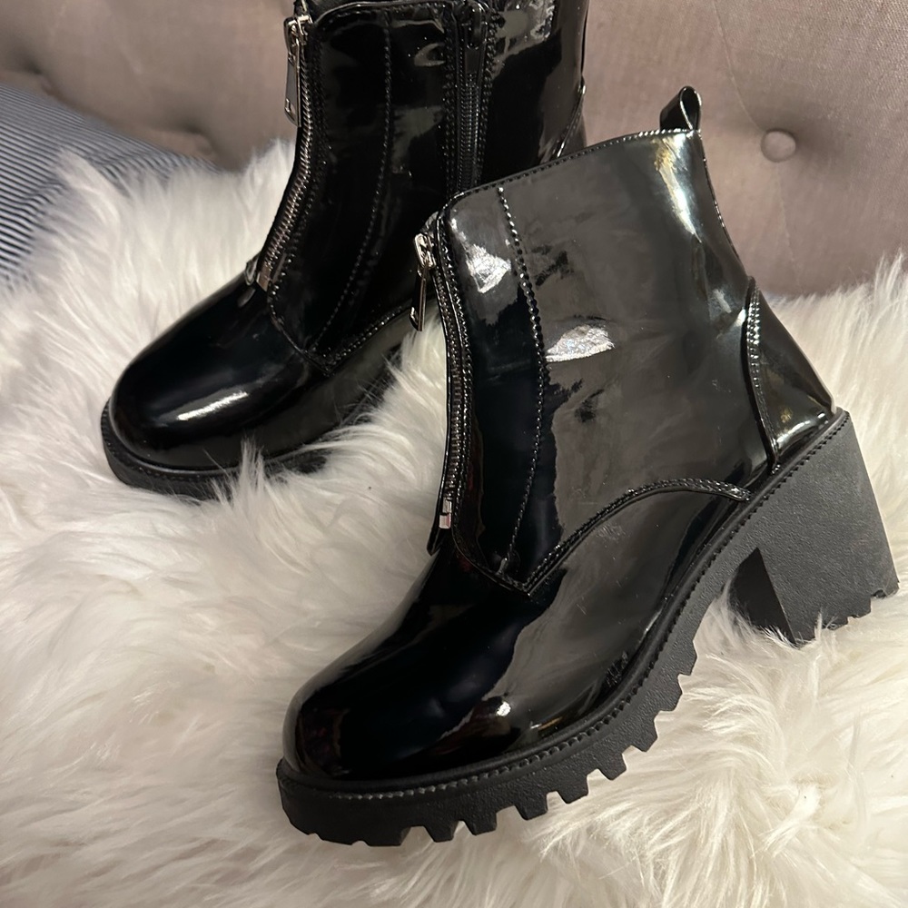 Woman’s Black Patent Ankle Bootie Size 7 New